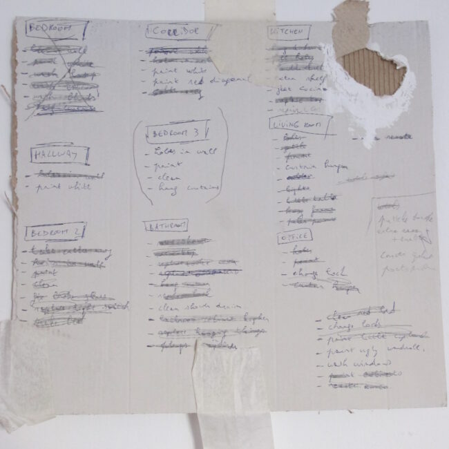 Someone bought a flat in Valencia, wrote a to-do-list and did a lot of work!
