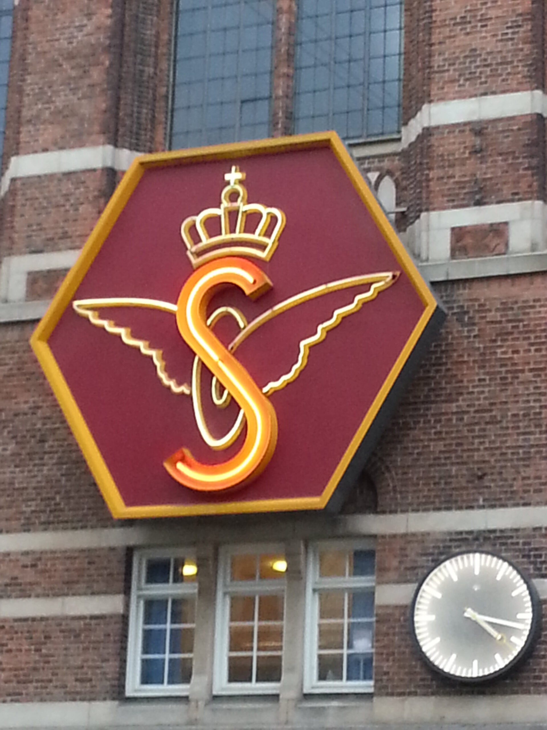 DSBs gamle s-togslog med vingehjul.